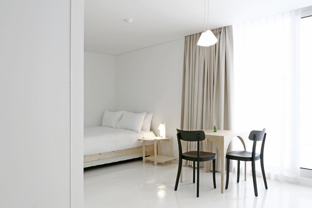 Small House Big Door Hotel 2*