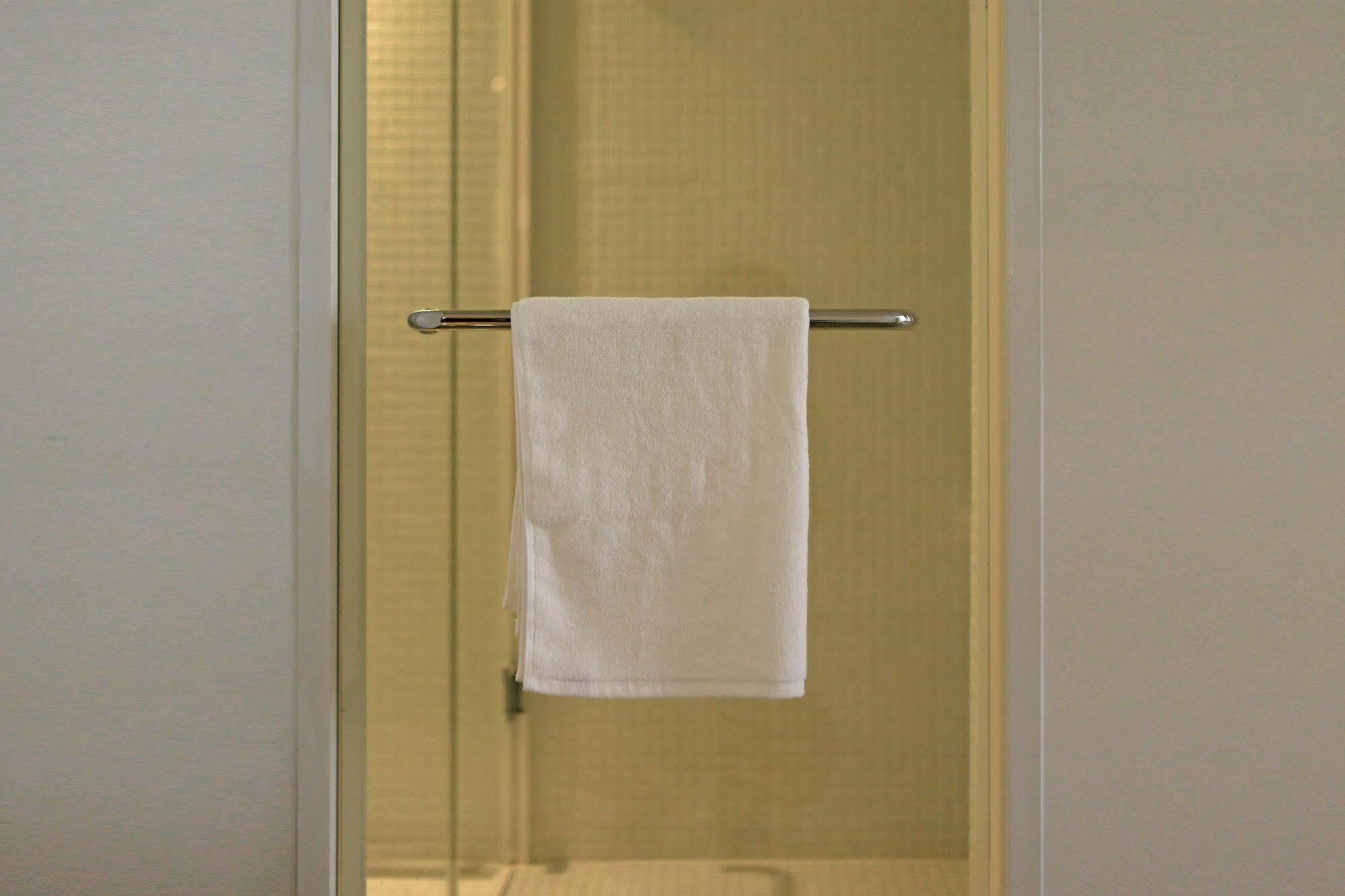 Small House Big Door Hotel 2*