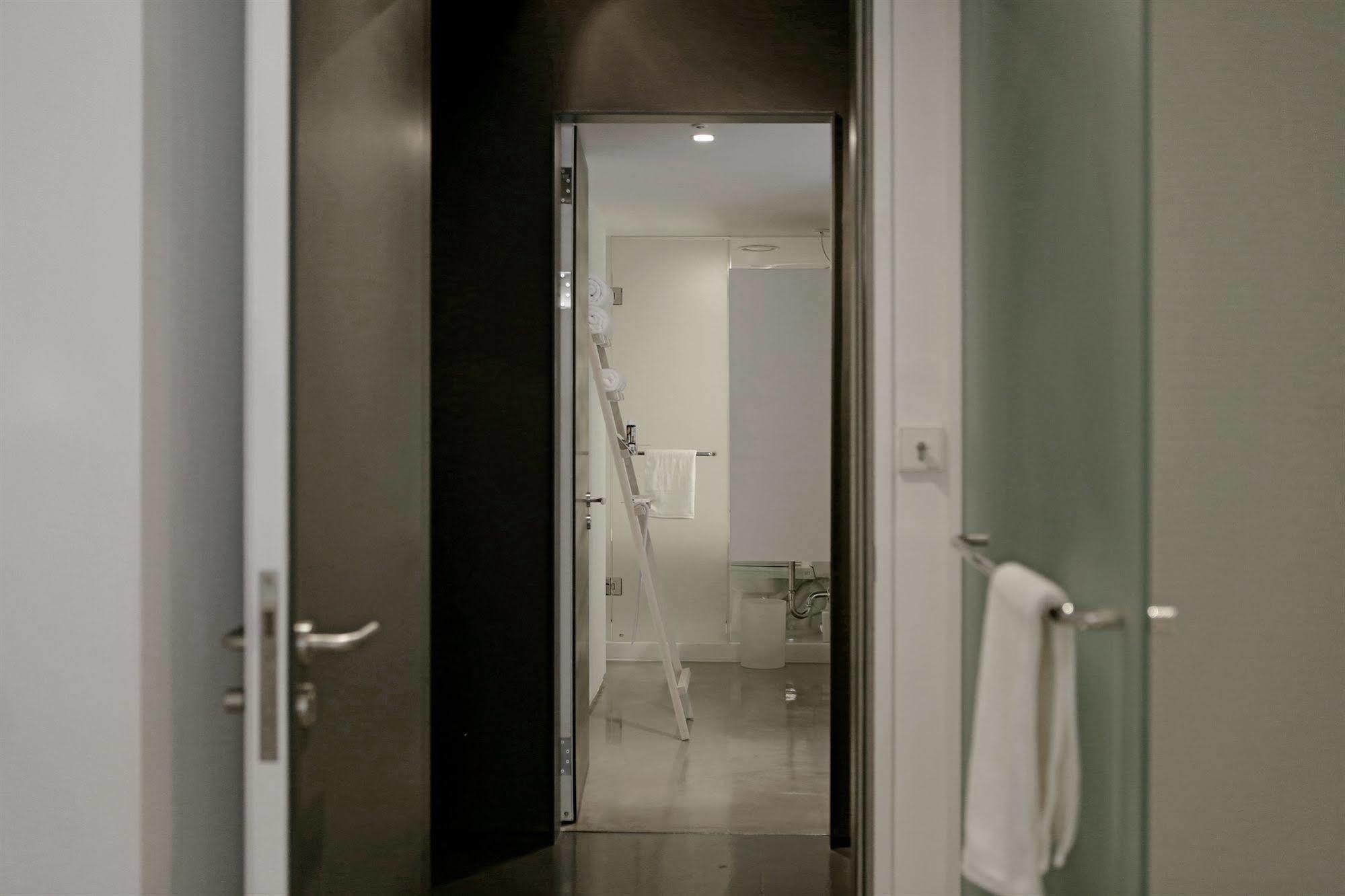 Hotel Small House Big Door